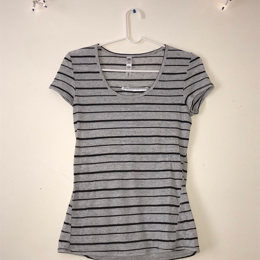 GRAY SHORT SLEEVE BLOUSE